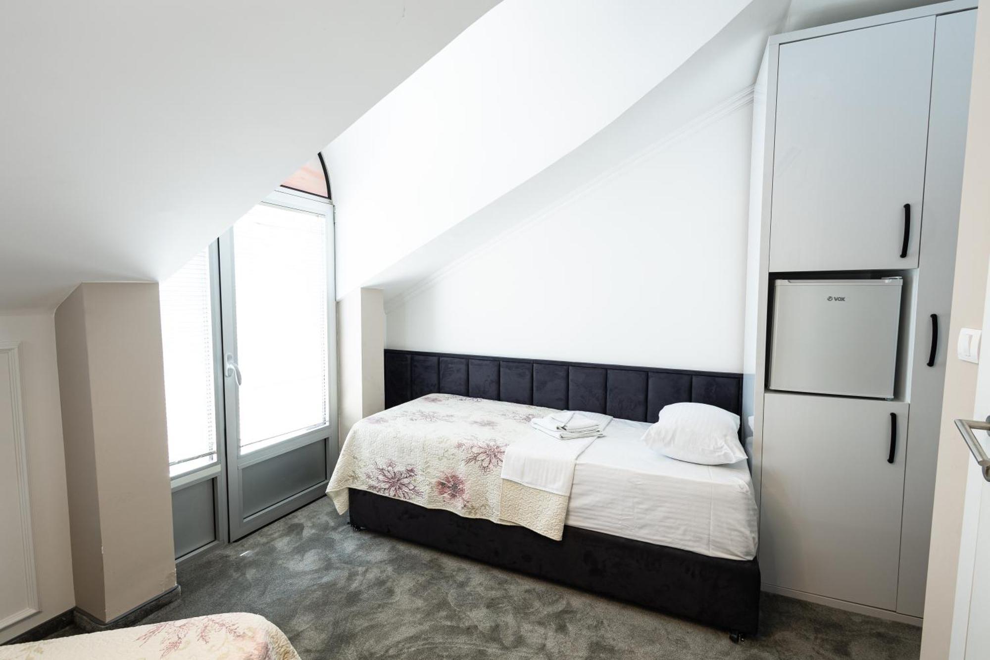 Garni Hotel Lotos Ниш Екстер'єр фото