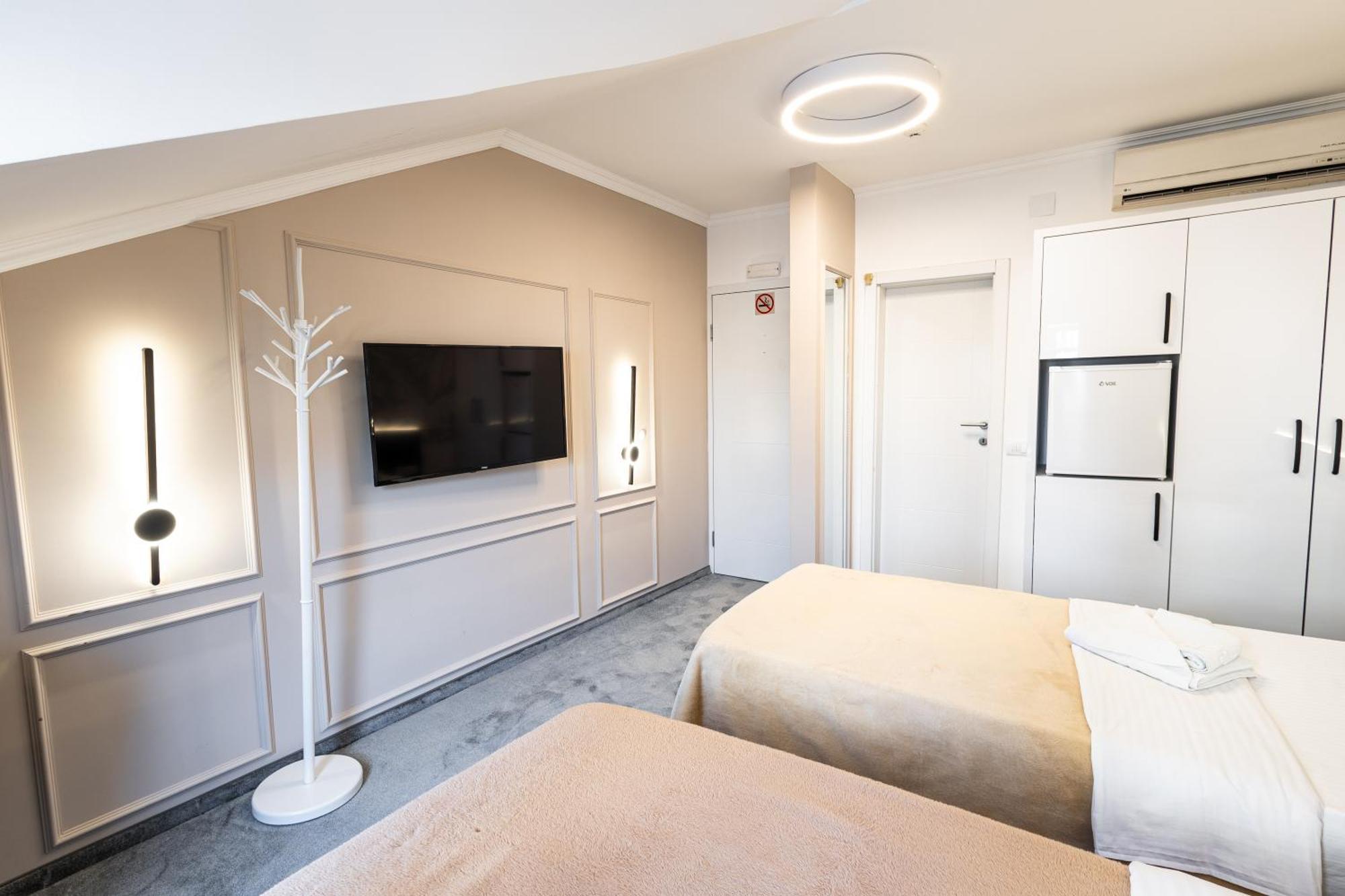 Garni Hotel Lotos Ниш Екстер'єр фото