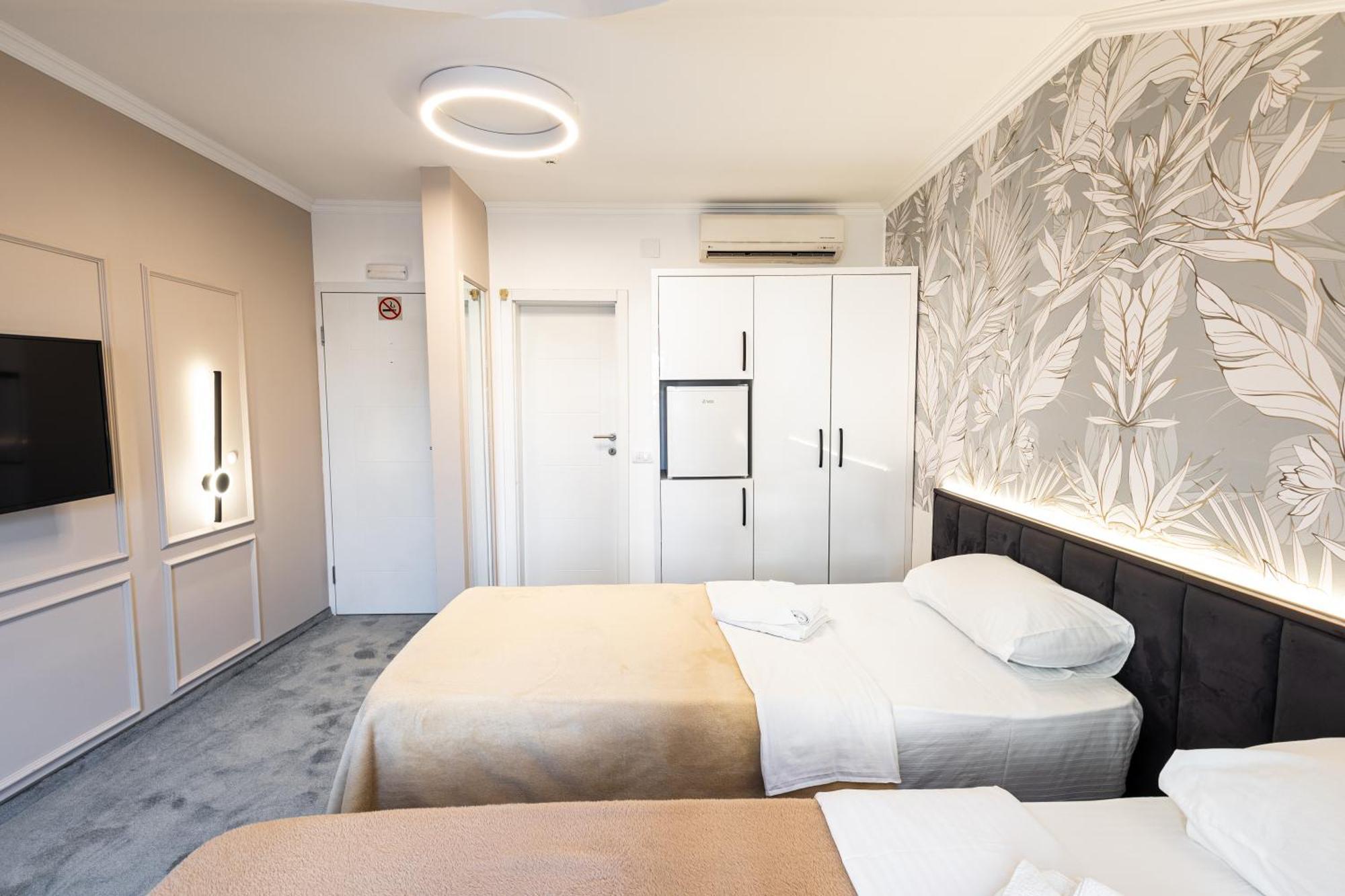 Garni Hotel Lotos Ниш Екстер'єр фото